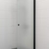 Valge mattklaasiga hingedel dušisein mustade profiilidega 90cm